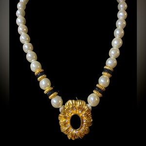 Avon Kenneth Jay Lane NY Collection Faux Pearl and Onyx Necklace